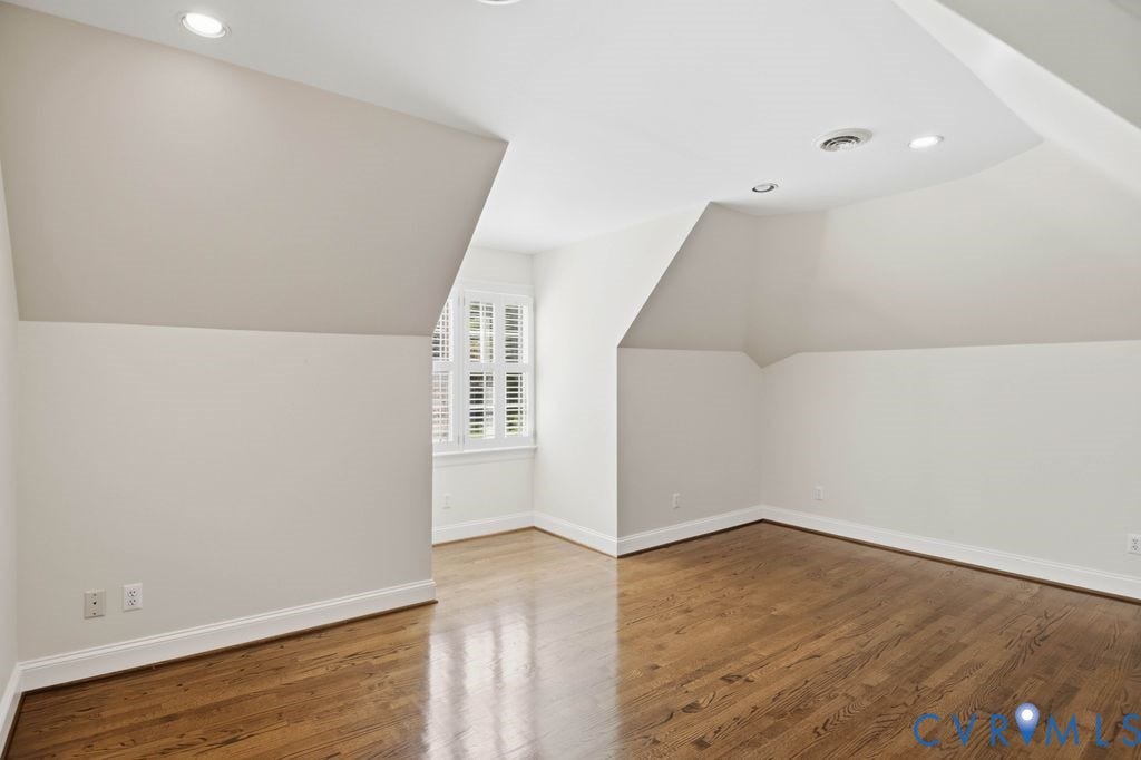 22 E Square Lane, Richmond, VA 23238 22 E Square Lane, Richmond, VA 23238