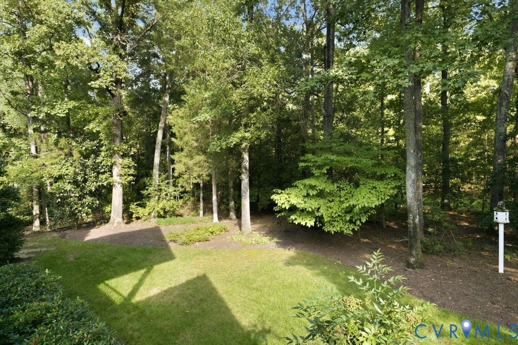 22 E Square Lane, Richmond, VA 23238 22 E Square Lane, Richmond, VA 23238