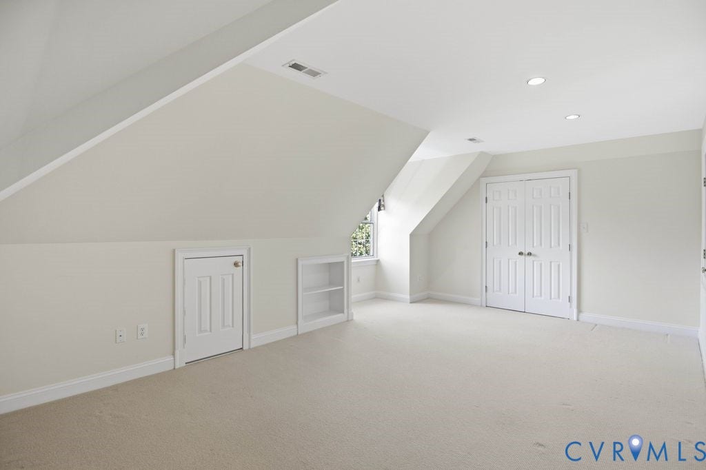 22 E Square Lane, Richmond, VA 23238 22 E Square Lane, Richmond, VA 23238