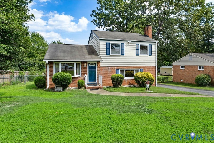 Property photo for 5919 Meadowburm Drive, North Chesterfield, VA