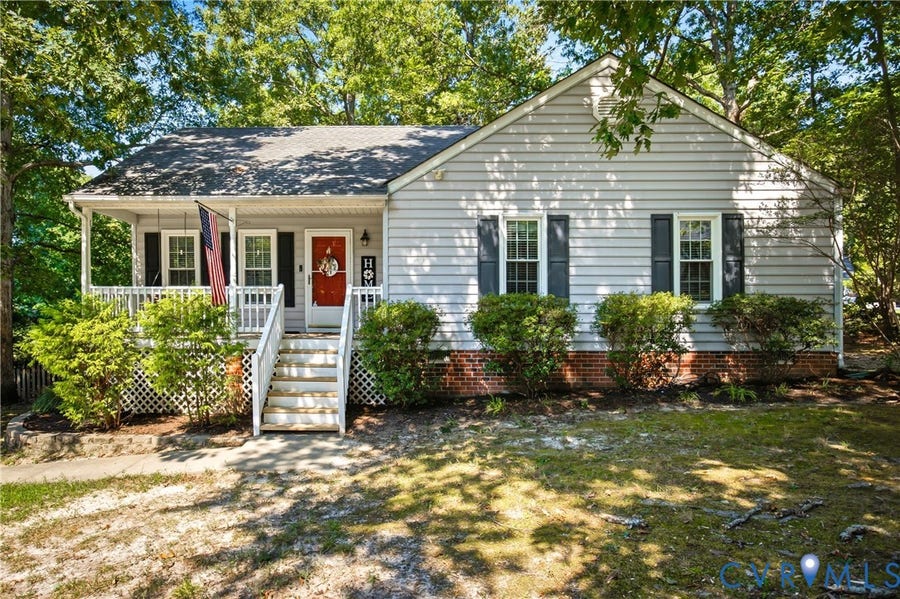 Property photo for 13028 Holly View Terrace, Midlothian, VA