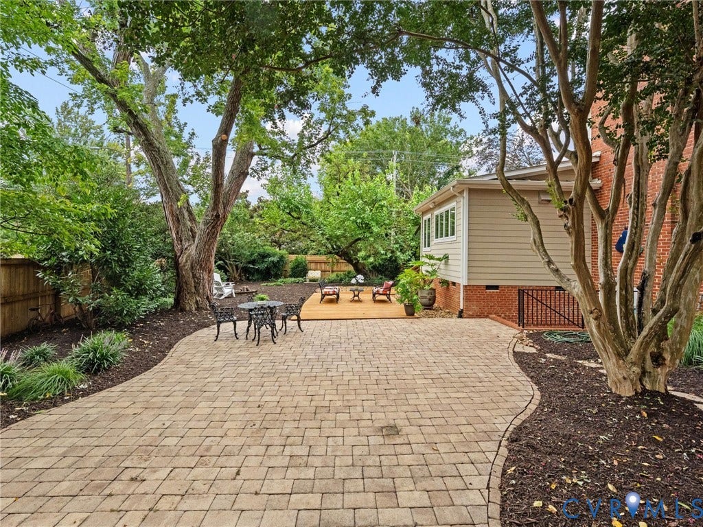 3403 W Franklin Street, Museum District, Richmond, VA 23221 Expansive side yard with mature landscaping, sprinklers and hardscaping. Even an outdoor shower!