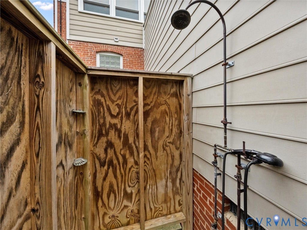 3403 W Franklin Street, Museum District, Richmond, VA 23221 Outdoor shower (not included in bath count)