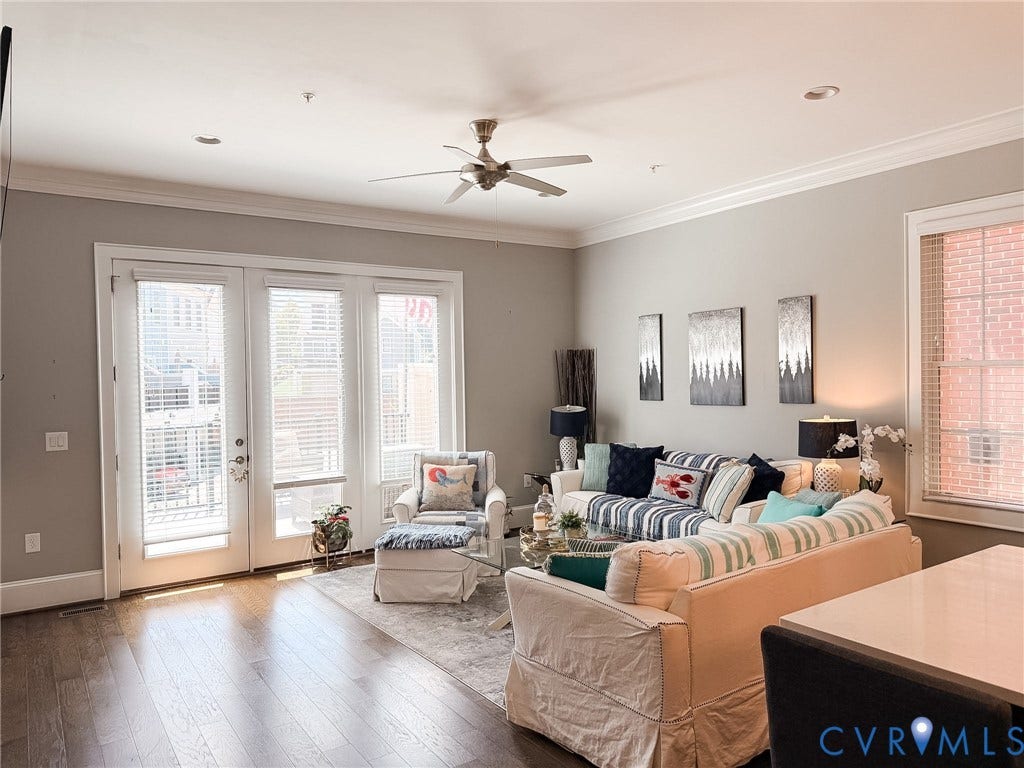 3332 Haydenpark Lane, Henrico, VA 23233 Spacious living area featuring wood-finish flooring, recessed lighting, a ceiling fan, and crown molding
