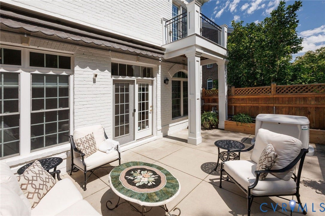 Patio, Awnings, Balcony, Full Home Generator.