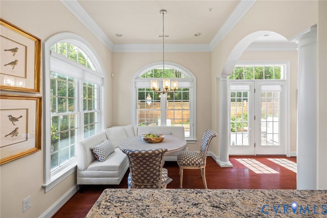 Morning/Breakfast Dining area, Beautiful Natural Light, 10 ft. Ceiling, Crown Moulding, Hardwoods Floors.