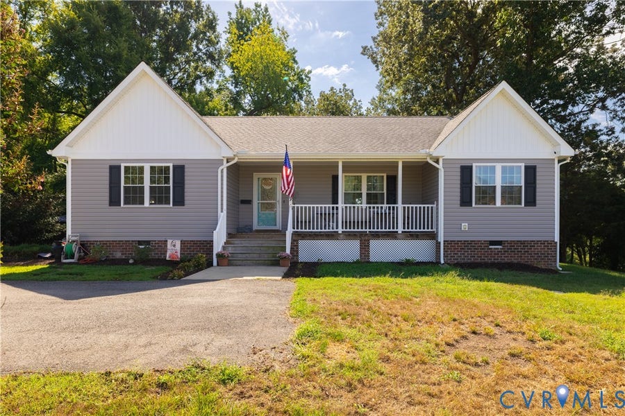 Property photo for 100 Royal Oak Avenue, Colonial Heights, VA