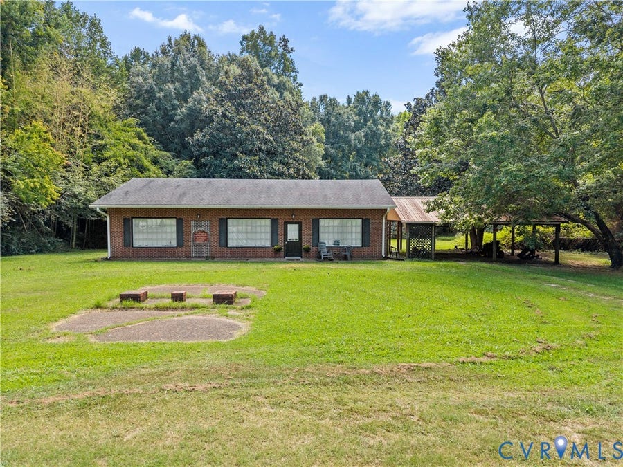 Property photo for 18541 W Pridesville Road, Amelia Courthouse, VA