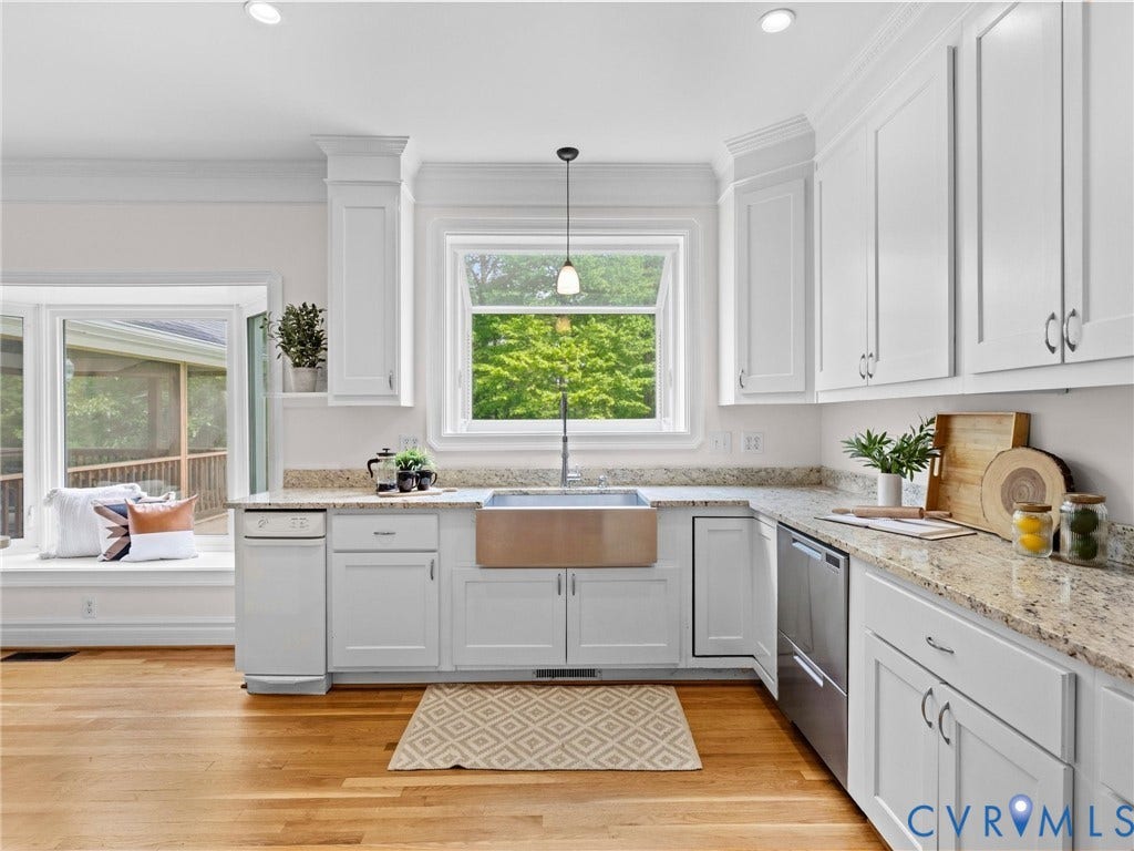 1700 Tigers Road, Manakin Sabot, VA 23103 And another bay window with a sweet seating area.