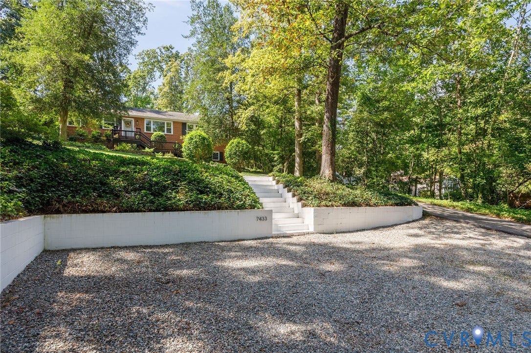 7433 Cherokee Road, Richmond, VA 23225 Come take a look!