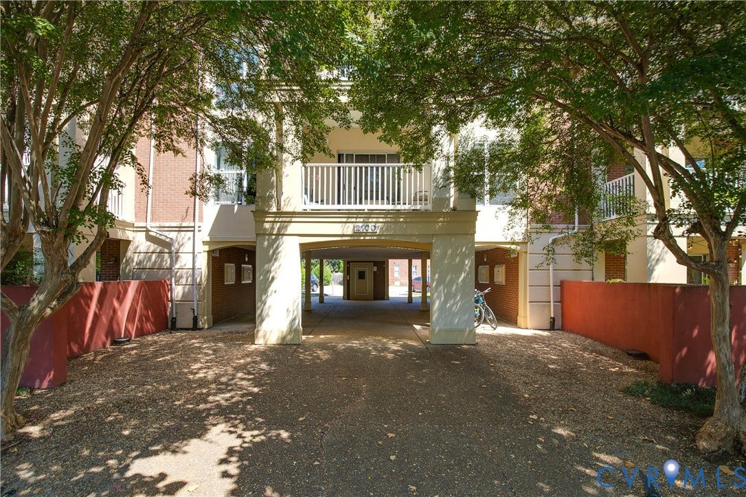 2100 Grove Avenue, #U10, The Fan, Richmond, VA 23220 2100 Grove Avenue, #U10, The Fan, Richmond, VA 23220