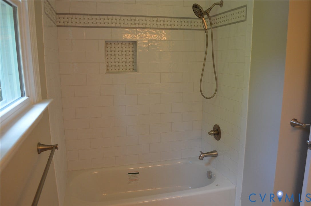 10227 Acworth Drive, Glen Allen, VA 23060 Hall Bath