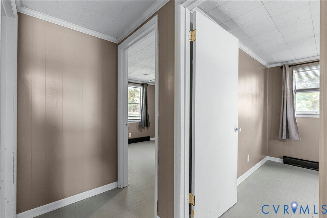 78 Bowling Lane, Cumberland, VA 23040 Paneled wall finishes with white trim