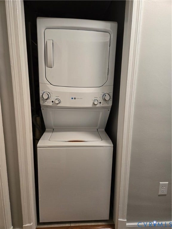 3427 W Franklin Street, Museum District, Richmond, VA 23221 White stacked washer and dryer unit