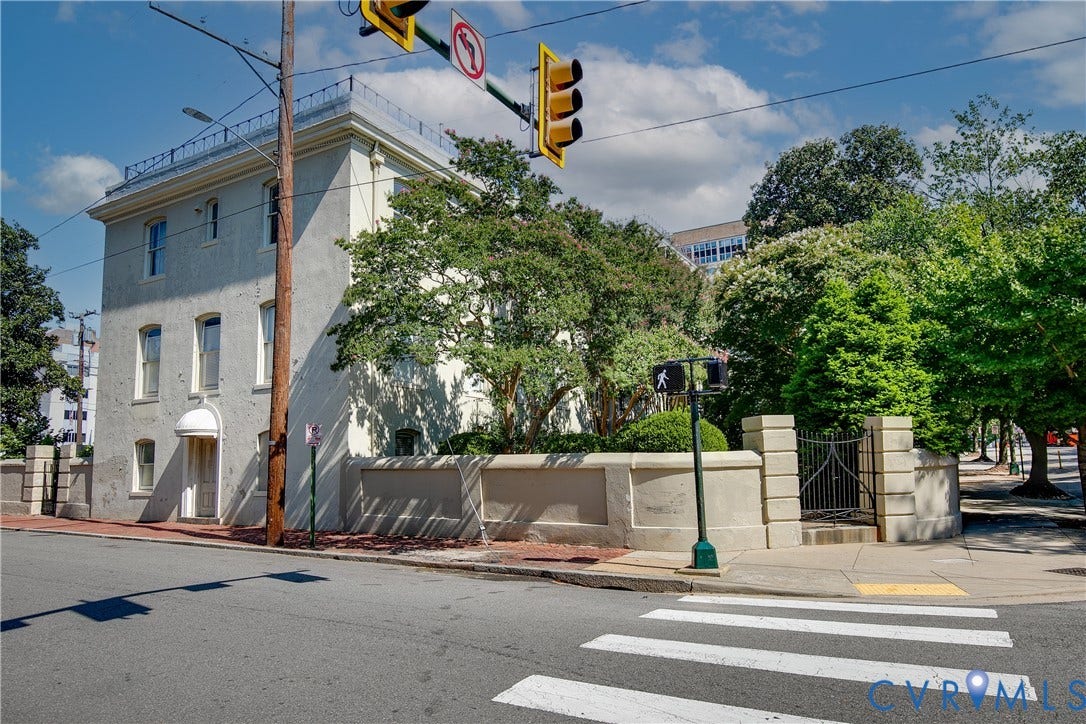 212 W Franklin Street, #U204, Monroe Ward, Richmond, VA 23220 Side entrance off of N Madison