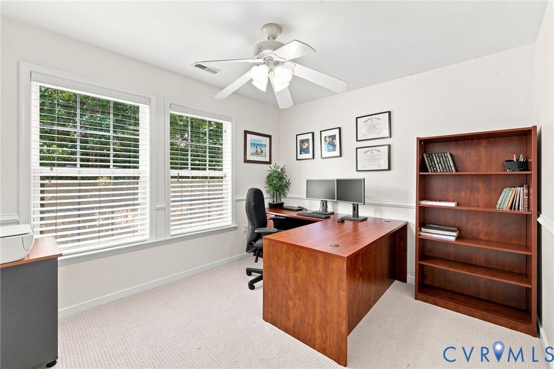 Dual windows with horizontal blinds