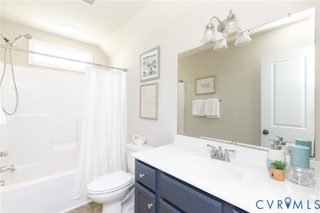 14806 Creekbrook Terrace, Brookcreek Estates, Midlothian, VA 23113 Tub and shower combination with a single-handle fixture
