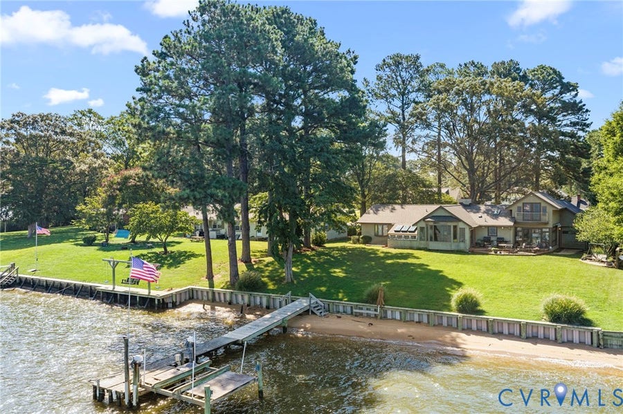 Property photo for 513 E Gwynnfield Road, Tappahannock, VA