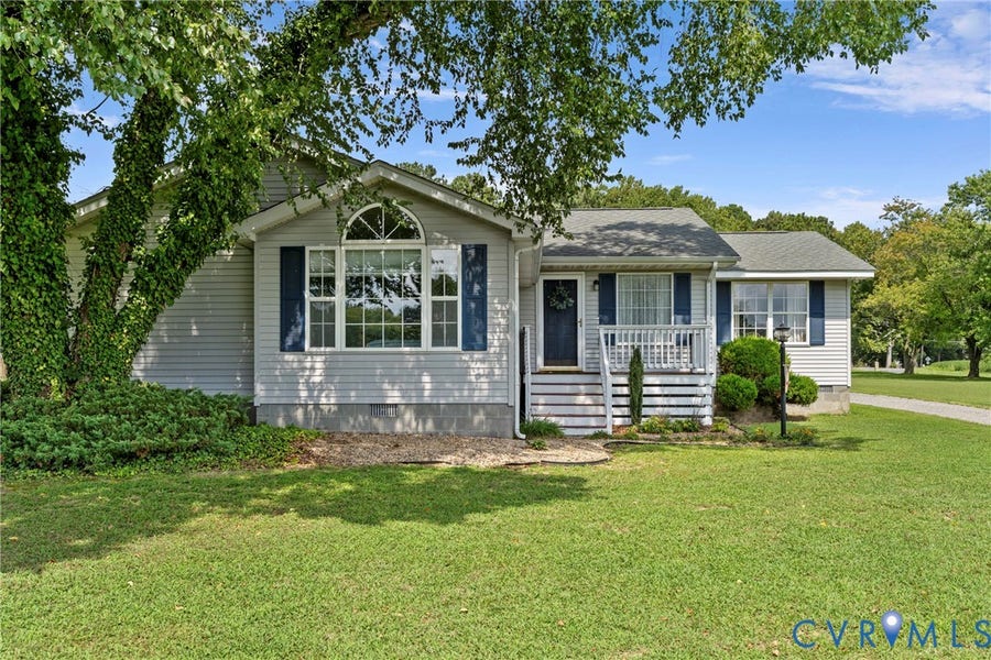 Property photo for 20 Lynns Lane, Wake, VA