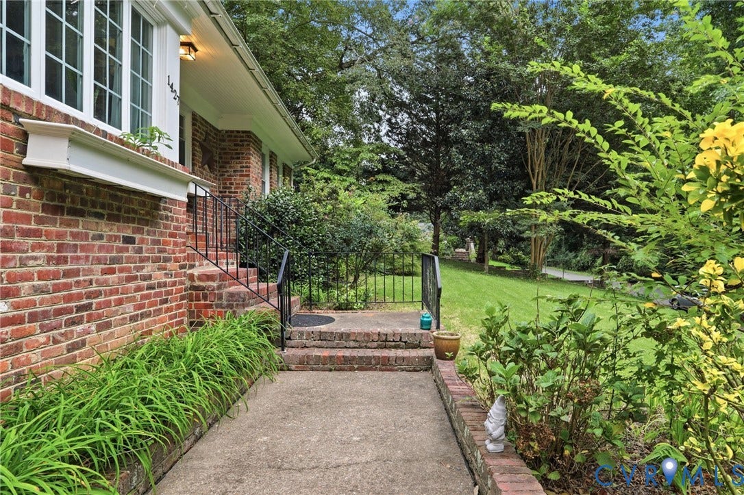1427 Spring Grove Drive, Richmond, VA 23225 1427 Spring Grove Drive, Richmond, VA 23225