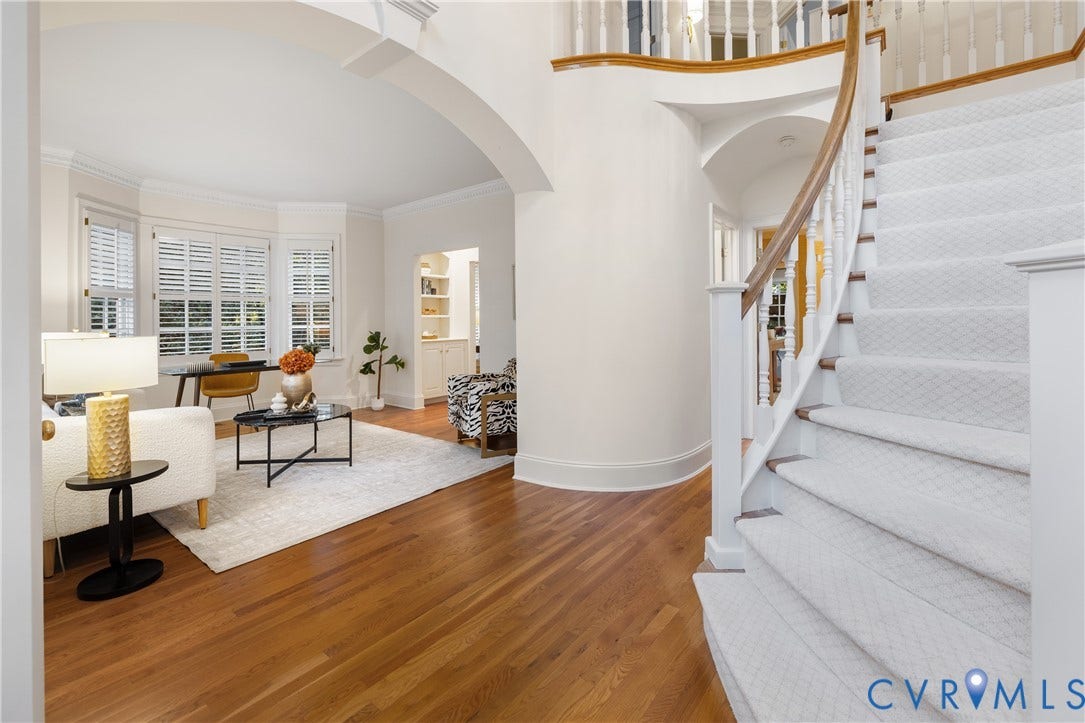 2924 Skipton Road, Willow Oaks, Richmond, VA 23225 Custom built curved wall