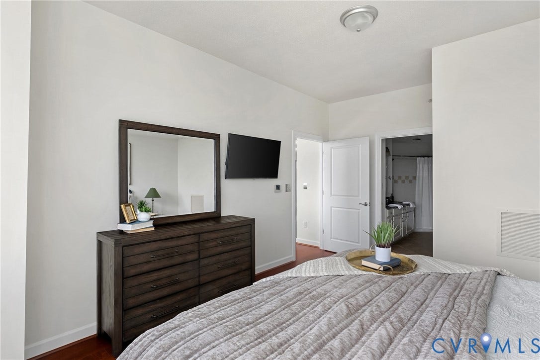 1101 Haxall Point, #U514, Richmond, VA 23219 Hardwood-style flooring throughout