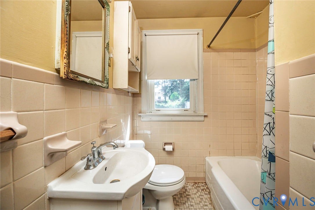 Hall Full Bathroom