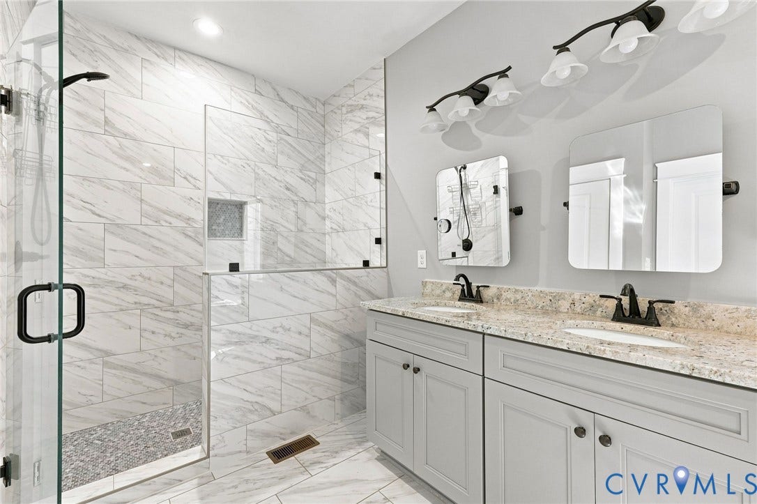 4774 Bell Road, Powhatan, VA 23139 6'+ Tile Shower w/ Bench