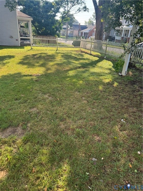 1520 2/3 National Street, Fulton, Richmond, VA 23231 Fenced yard with white picket fencing