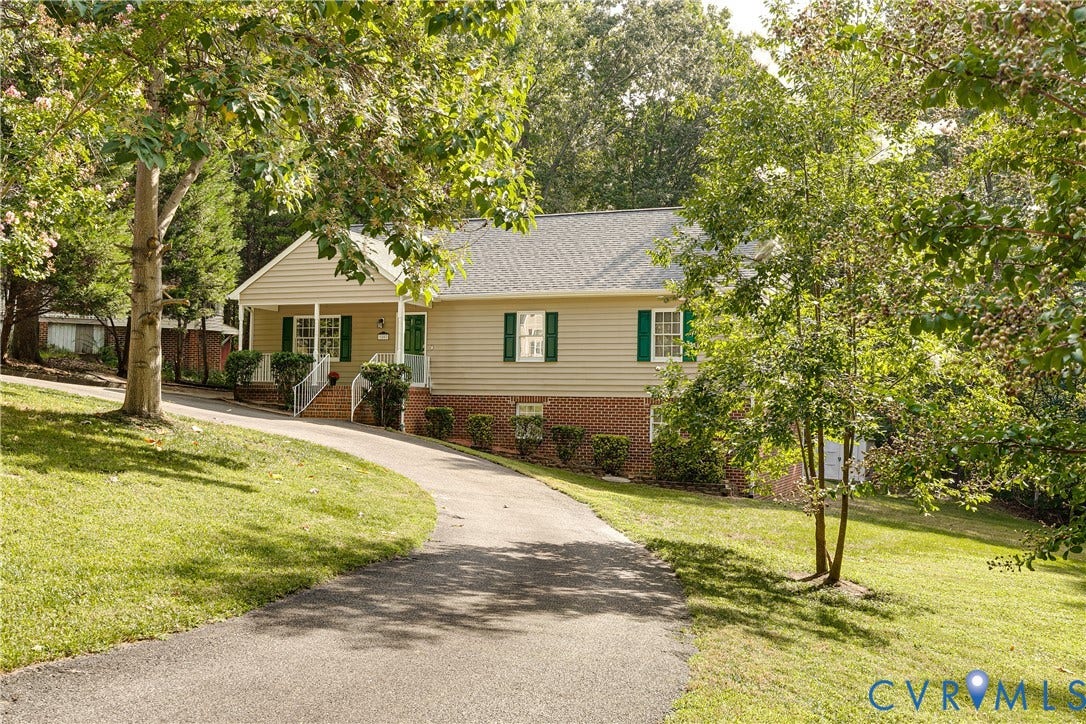3207 Ludgate Road, Chester, VA 23831 Driveway view