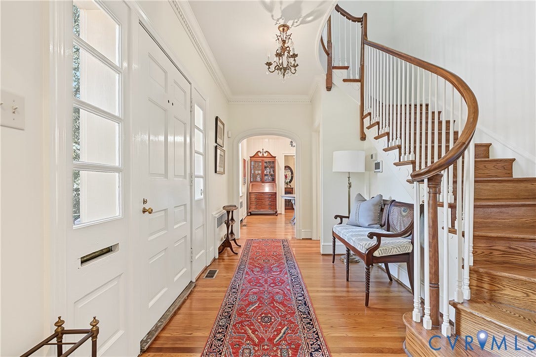 3905 Dover Road, Richmond, VA 23221 Turned staircase