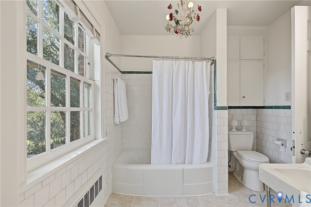 3905 Dover Road, Richmond, VA 23221 Jack and Jill bath