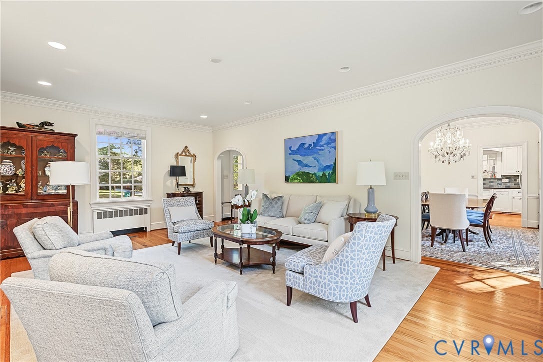 3905 Dover Road, Richmond, VA 23221 Large living room with 2 arched openings