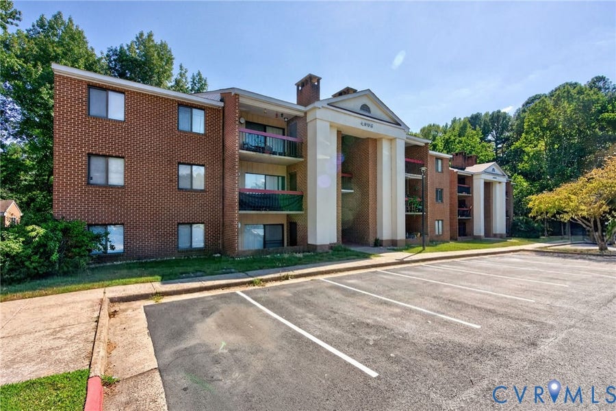 Property photo for 4008 Governors Square, #11, Williamsburg, VA