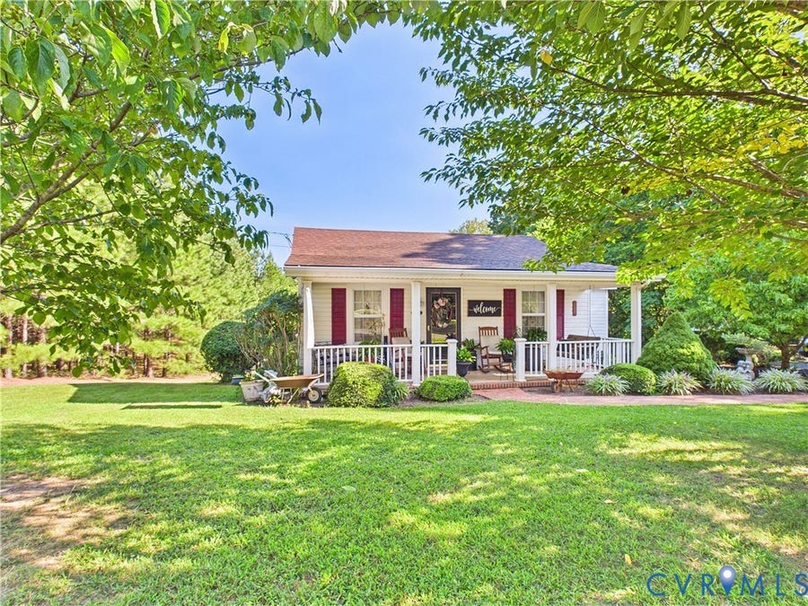Property photo for 471 Main Street, Dillwyn, VA