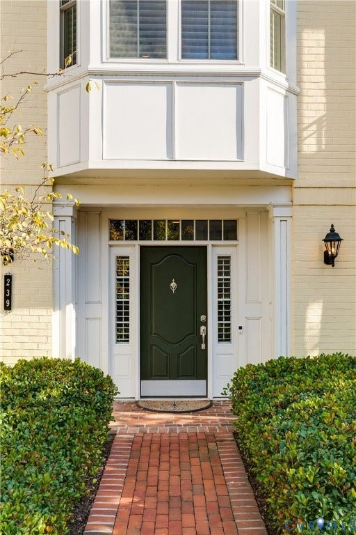 239 Finial Avenue, Henrico, VA 23226 Covered entry