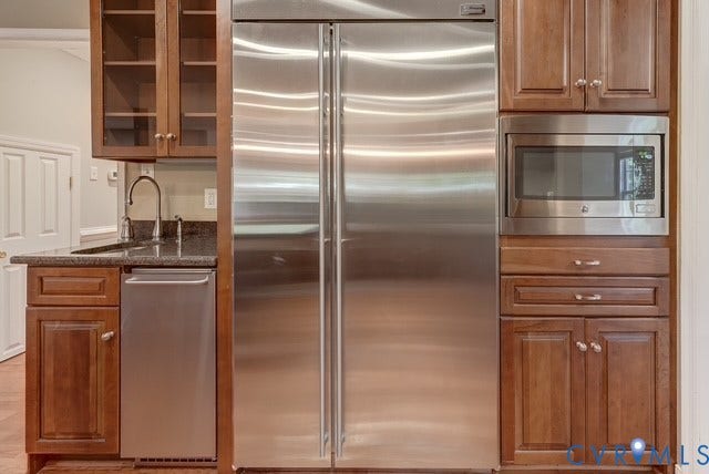 8113 Ainsdale Lane, Chesterfield, VA 23832 Ice maker, Fridge, beverage sink and Microwave