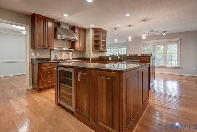 8113 Ainsdale Lane, Chesterfield, VA 23832 Island featuring beverage cooler