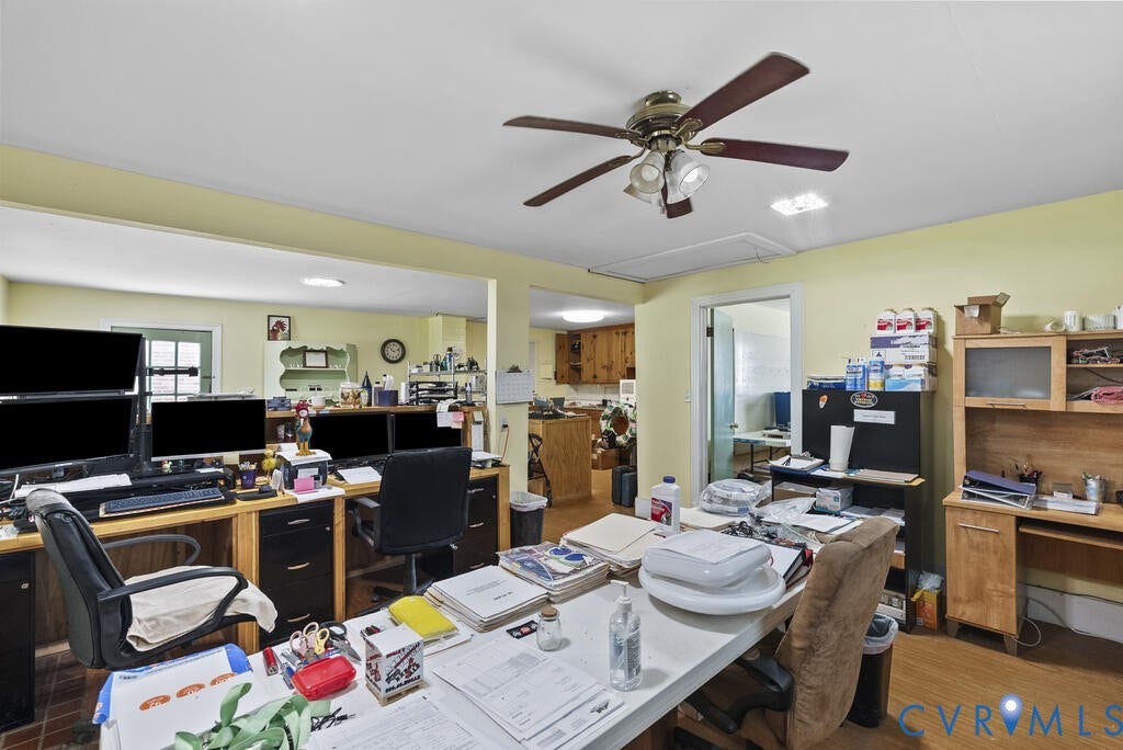 21 Vanderpool Lane, Detached, Cumberland, VA 23040 Wood-finish flooring throughout, with a recessed ceiling light and ceiling fan