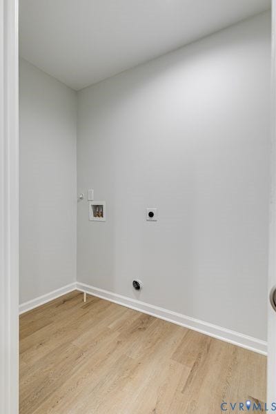 2nd floor walk-in laundry
