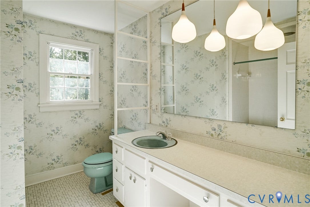 1407 W Monmouth Court, Henrico, VA 23238 Classic 1960's full hall bath