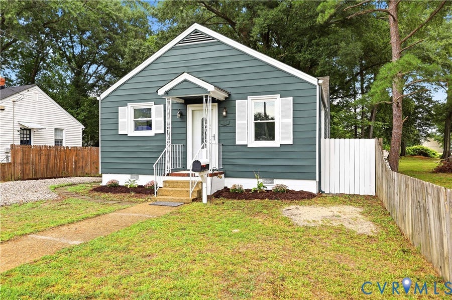 Property photo for 656 Battery Place, Colonial Heights, VA