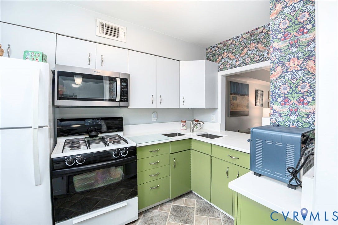 Quartz countertops are durable and easy to clean