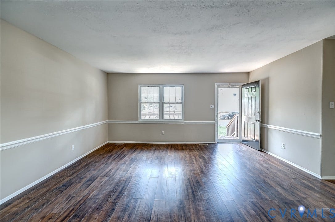 6100 Meadwood Circle, Hopkins Rd Corridor, Richmond, VA 23234 This Great Room offers tons of living space and ideal for entertaining and day to day living both!