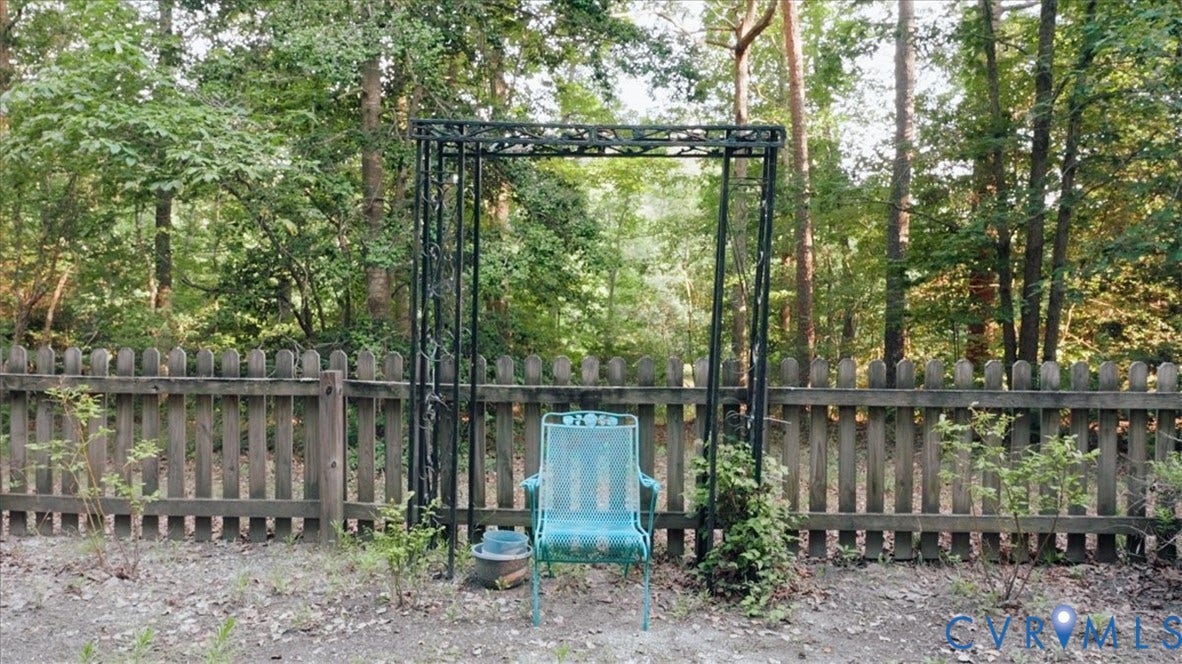 8908 Thomas Higgs Court, Toano, VA 23168 Garden
