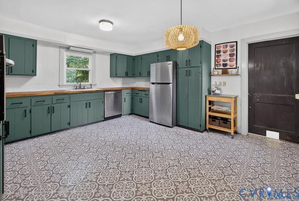 912 Francis Road, Glen Allen, VA 23059
