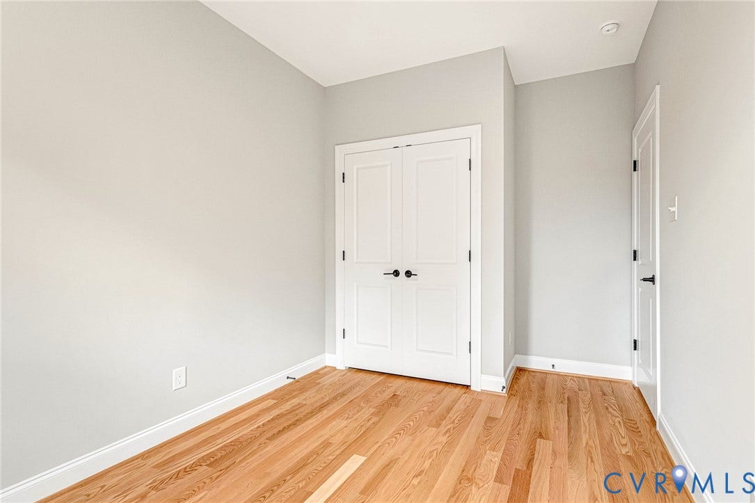 308 E 33rd Street, Swansboro West, Richmond, VA 23224 Hardwood flooring and light-toned walls