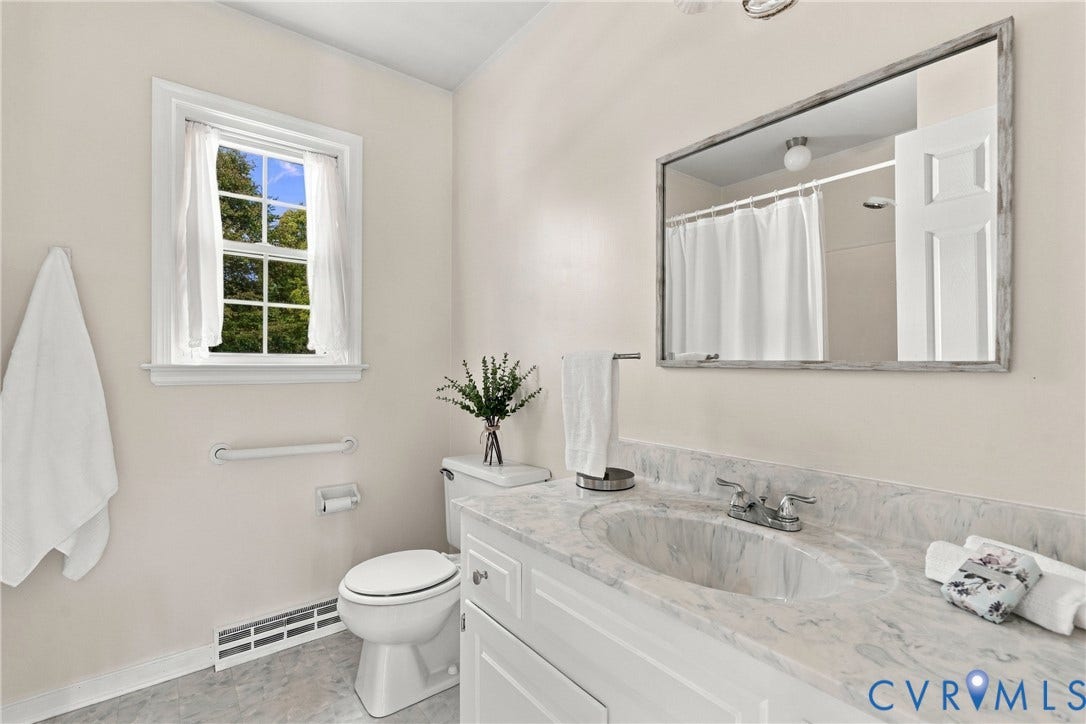 10904 Krossridge Circle, Brandon, North Chesterfield, VA 23236 En-suite bathroom has tub/shower combo