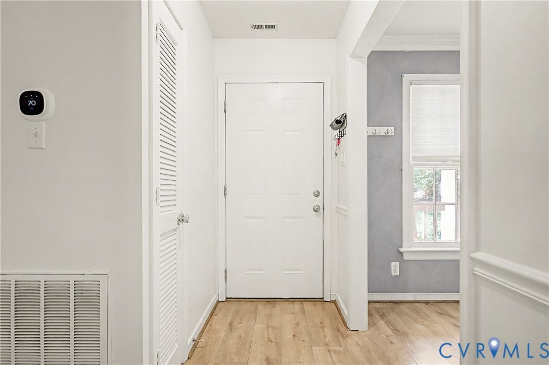 1506 Porters Mill Terrace, Smoketree South, Midlothian, VA 23114 Wood-finish flooring throughout the entry
