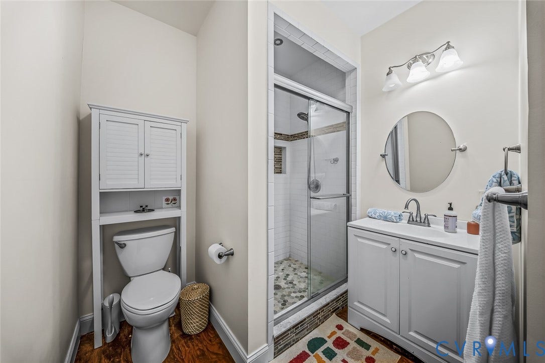25014 Ferndale Road, Dinwiddie, VA 23803 Bathroom with walk-in closet